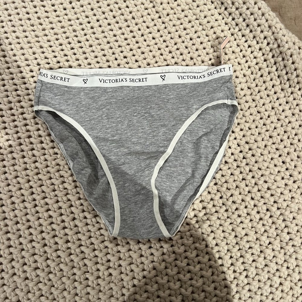 Victoria's Secret Size Small Underwear Set of 1